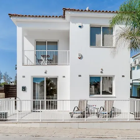 Dafni Villa *